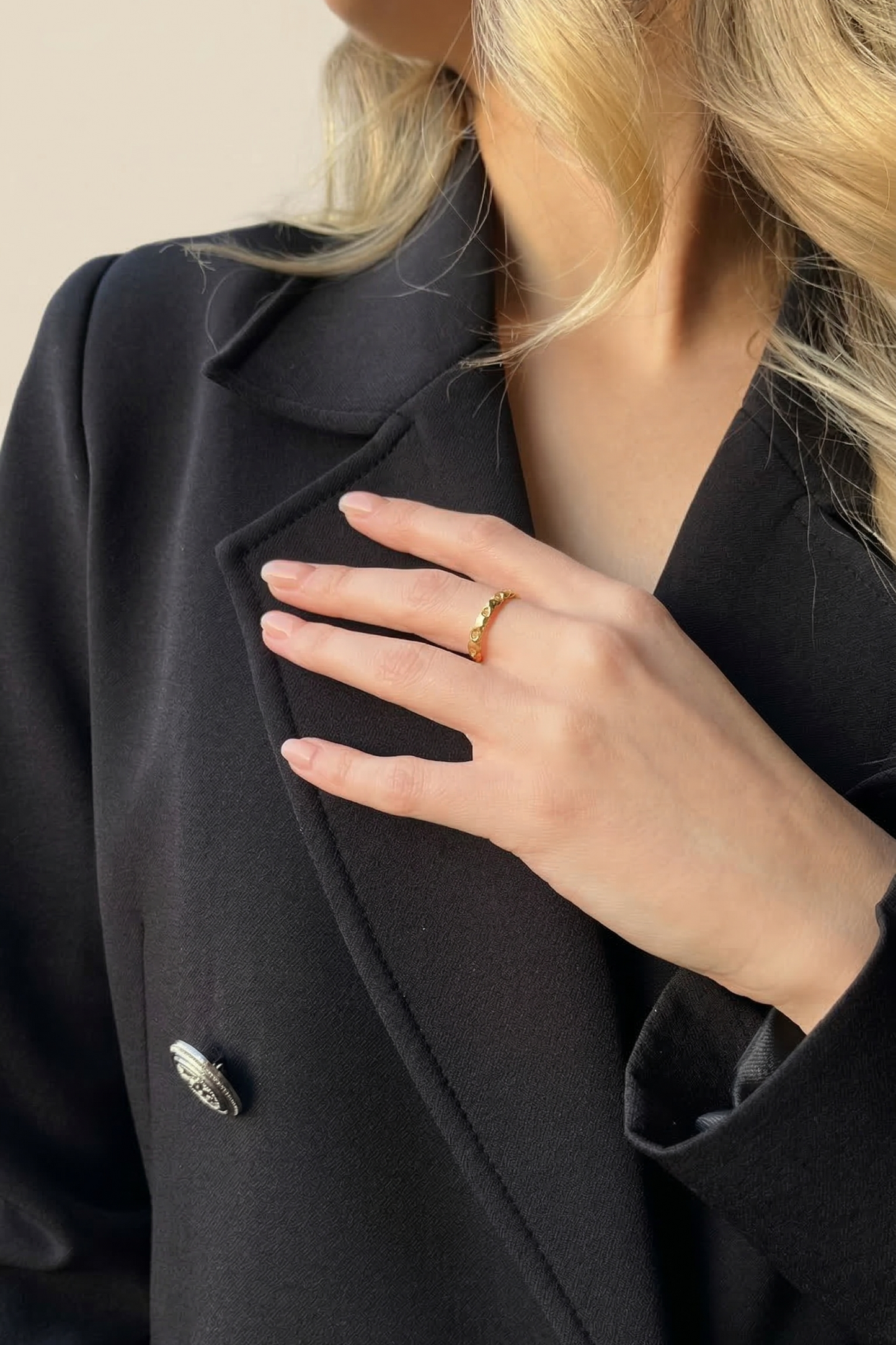 Minimalist Geometric Ring
